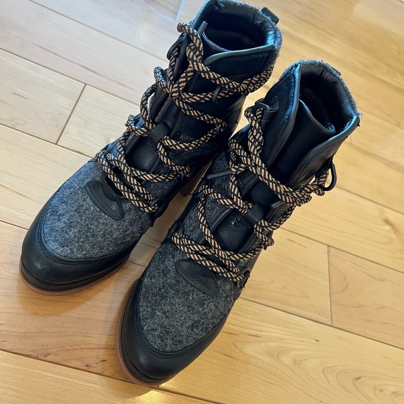 ✨Sorel Brex Heeled Booties size 6.5 ✨ Black n’ Tan - Picture 4 of 7